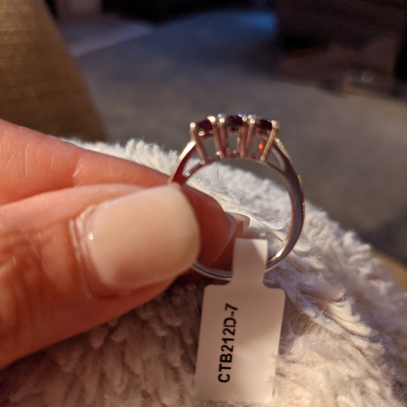 Red Garnet 3 Stone Ring/Size 7 / Sold - Picture 6 of 6